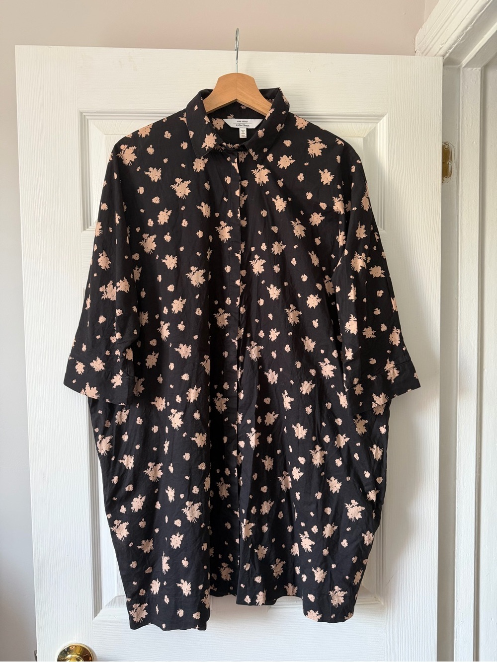 And Other Stories Black O-shaped Shirt Dress with Beige Floral Print
